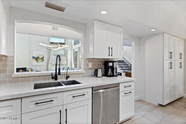 7702 E PLEASANT Run, Scottsdale, AZ 85258