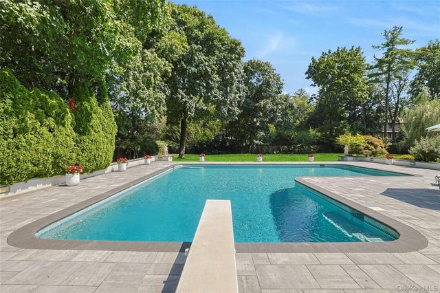 369 Evandale Road, Scarsdale, NY 10583