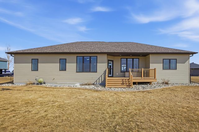 316 Prairie Drive, Harwood, ND 58042
