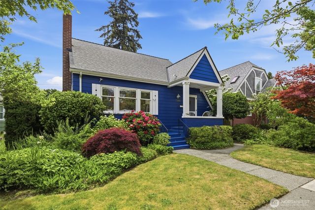 7348 Keen Way N, Seattle, WA 98103
