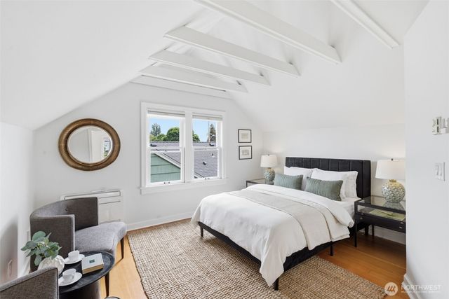 7348 Keen Way N, Seattle, WA 98103