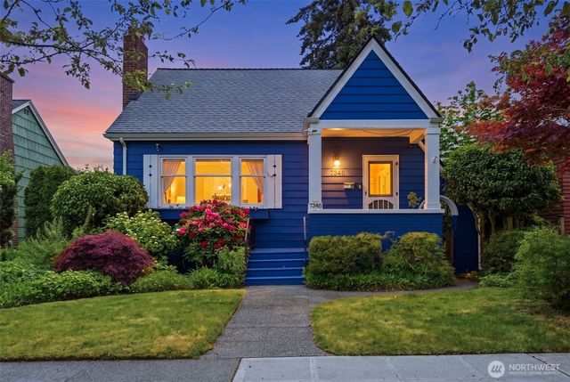 7348 Keen Way N, Seattle, WA 98103