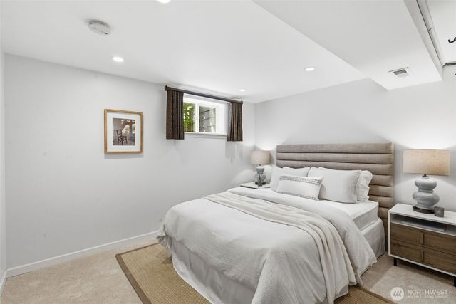 7348 Keen Way N, Seattle, WA 98103