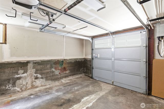 7348 Keen Way N, Seattle, WA 98103