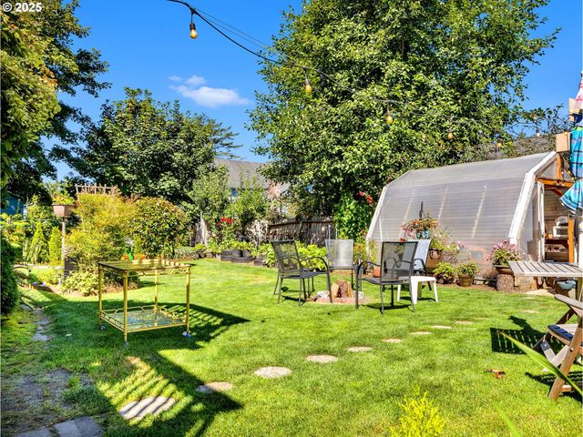 460 12TH Ave, Seaside, OR 97138