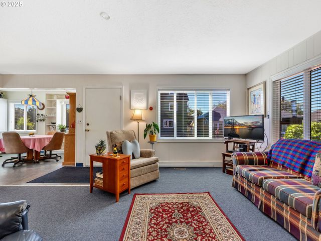 460 12TH Ave, Seaside, OR 97138