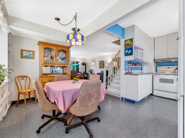 460 12TH Ave, Seaside, OR 97138