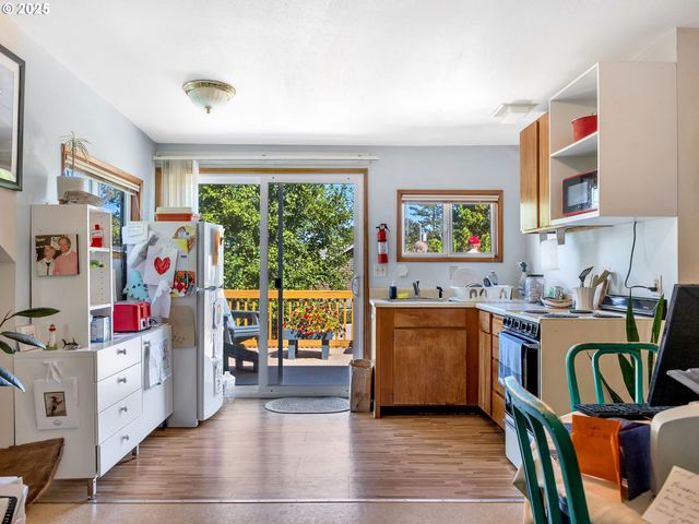 460 12TH Ave, Seaside, OR 97138