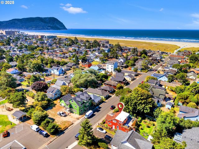 460 12TH Ave, Seaside, OR 97138