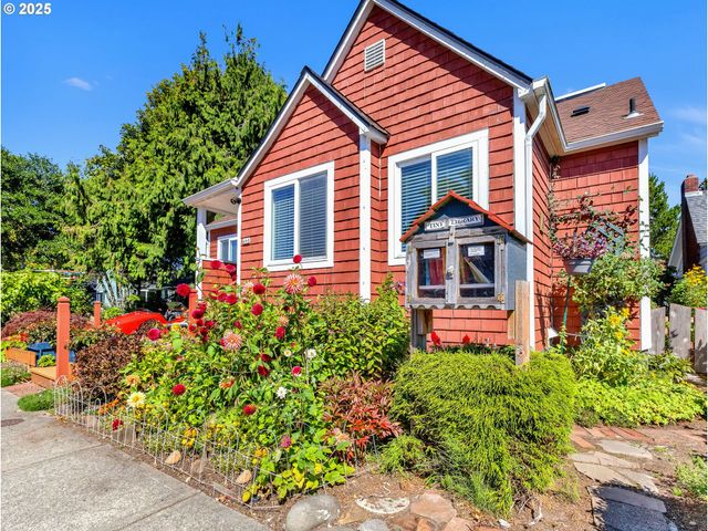 460 12TH Ave, Seaside, OR 97138