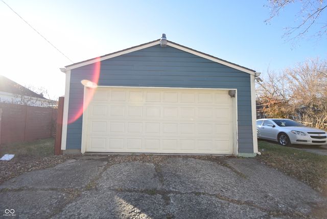 4231 Carrollton Avenue, Indianapolis, IN 46205