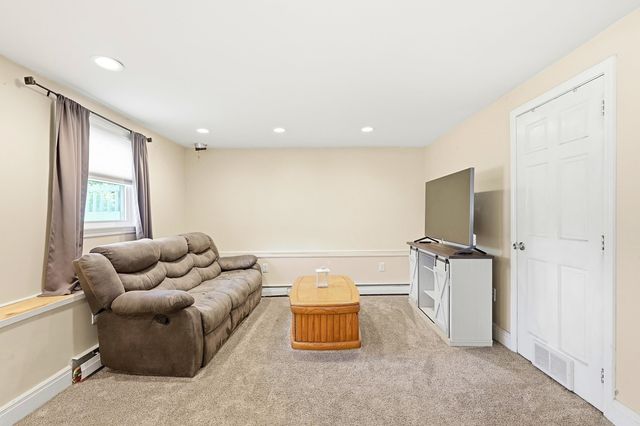 5 Berkley Street, Merrimack, NH 03054