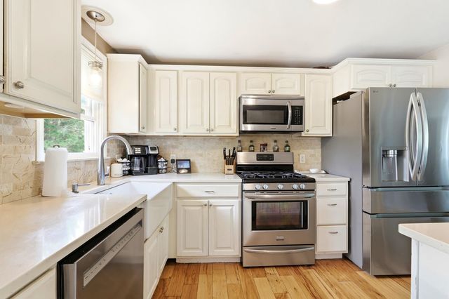 5 Berkley Street, Merrimack, NH 03054