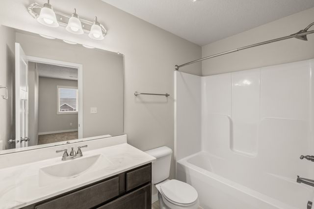 327 NE Adams Avenue, Elkhart, IA 50073