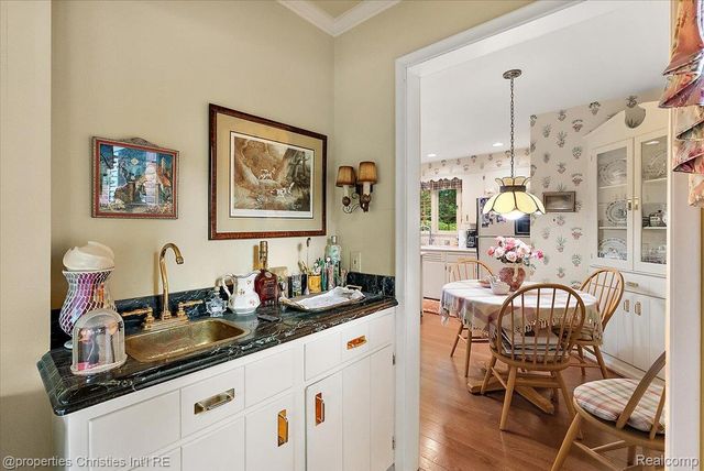 341 Westwood Drive, Bloomfield Hills, MI 48301