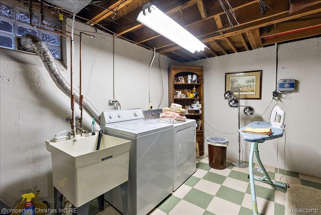341 Westwood Drive, Bloomfield Hills, MI 48301