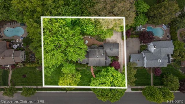 341 Westwood Drive, Bloomfield Hills, MI 48301