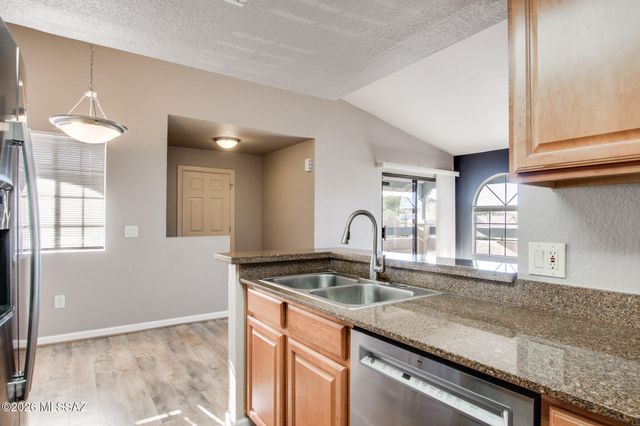 101 S Players Club Dr Apt 24203, Tucson, AZ 85745