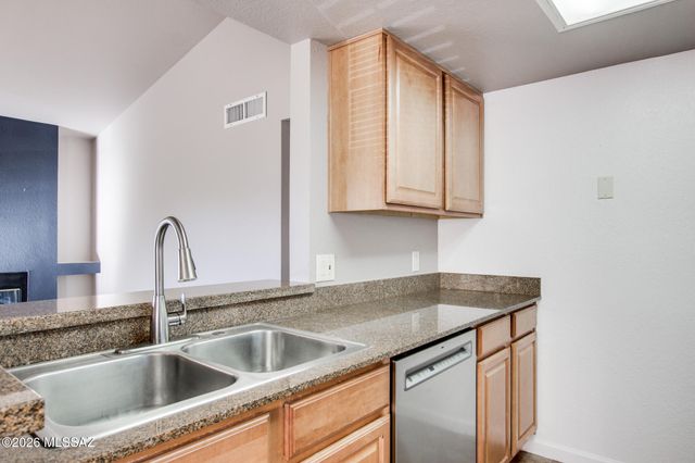 101 S Players Club Dr Apt 24203, Tucson, AZ 85745