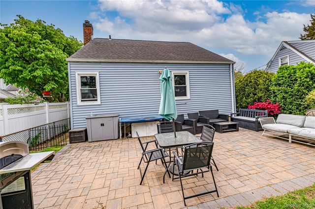 31 Locust Street, Westbury, NY 11590