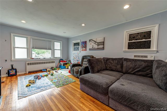 31 Locust Street, Westbury, NY 11590