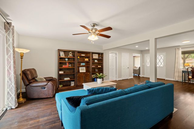 1607 Richvale Lane, Houston, TX 77062