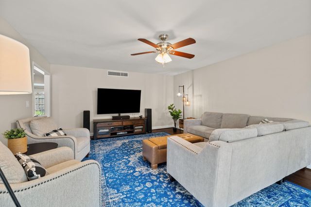 1607 Richvale Lane, Houston, TX 77062