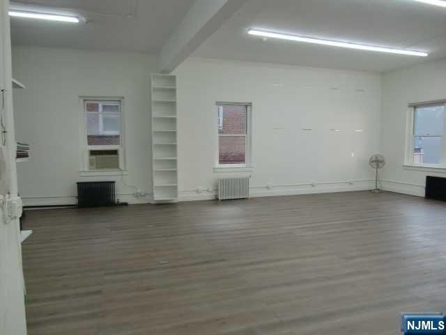 20 N Van Brunt Street #7, Englewood, NJ 07631