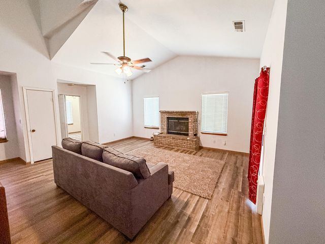 795 N Milner Street, Tulare, CA 93274