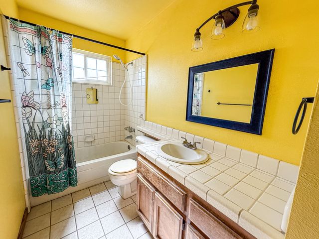 795 N Milner Street, Tulare, CA 93274
