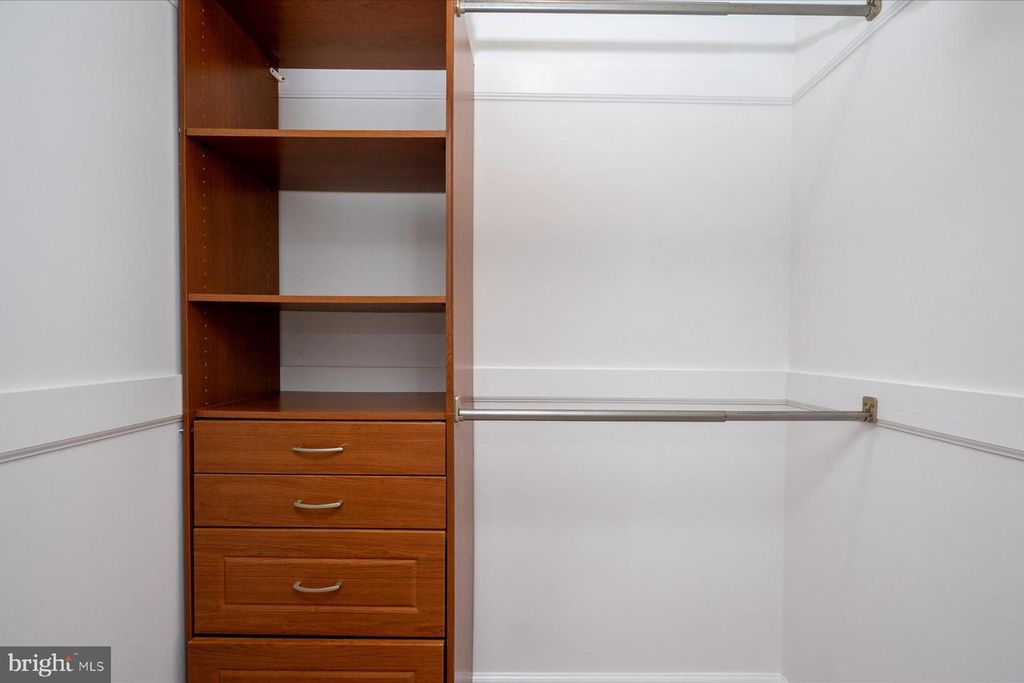 Image 19 of property listing at 851 SELBY BLVD, Edgewater, MD 21037