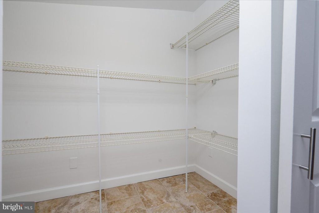Image 20 of property listing at 851 SELBY BLVD, Edgewater, MD 21037