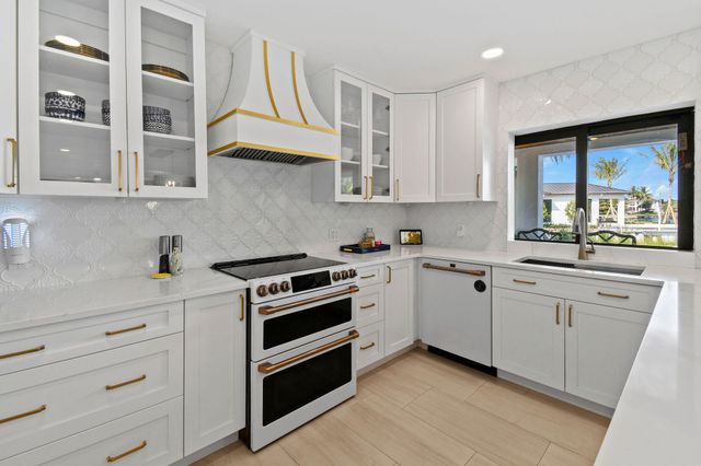 12880 S Shore Drive, Palm Beach Gardens, FL 33410