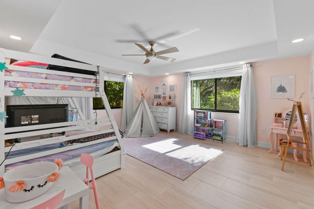 12880 S Shore Drive, Palm Beach Gardens, FL 33410