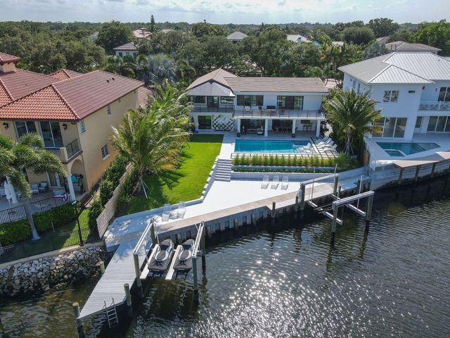 12880 S Shore Drive, Palm Beach Gardens, FL 33410