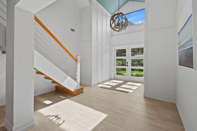 12880 S Shore Drive, Palm Beach Gardens, FL 33410