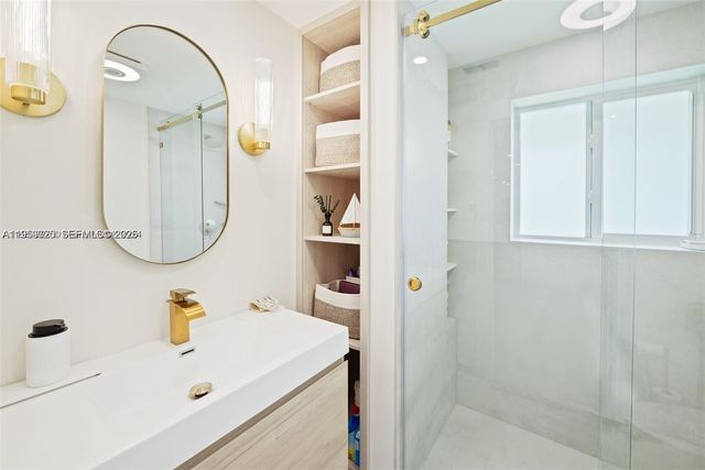 5021 SW 29th Ter, Dania Beach, FL 33312