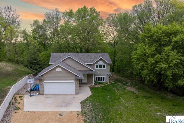 277 Red Ridge Road, Good Thunder, MN 56037