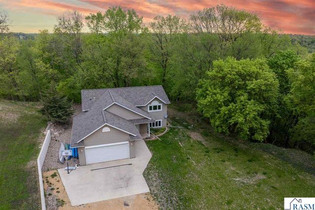 277 Red Ridge Road, Good Thunder, MN 56037