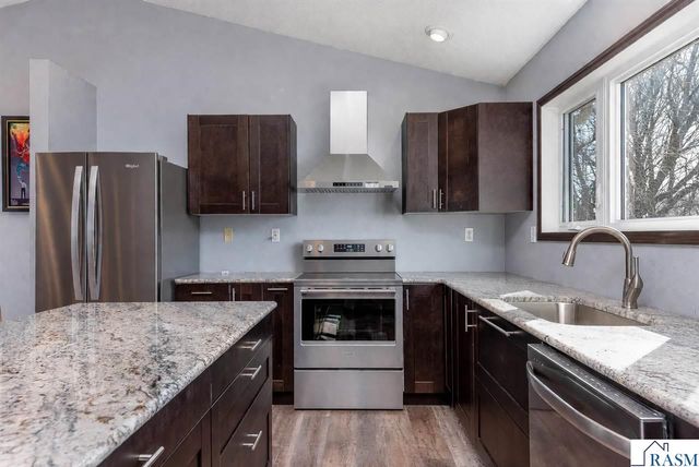 277 Red Ridge Road, Good Thunder, MN 56037