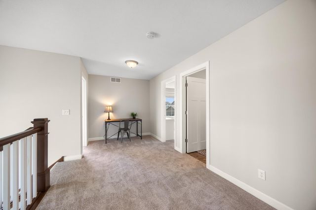 19564 Prairieview Drive S, Rogers, MN 55374