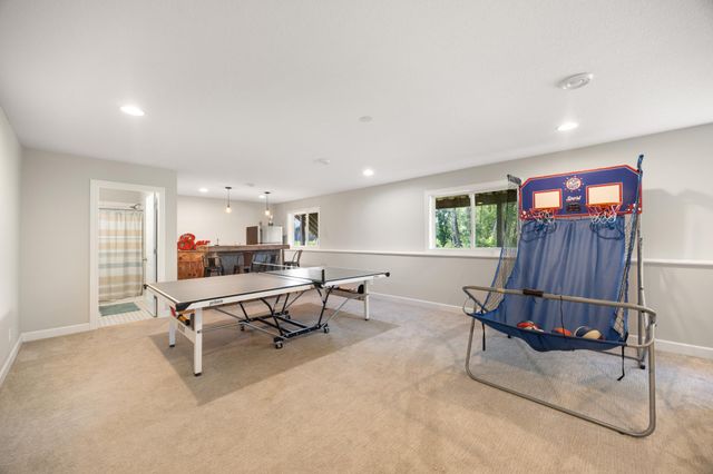 19564 Prairieview Drive S, Rogers, MN 55374