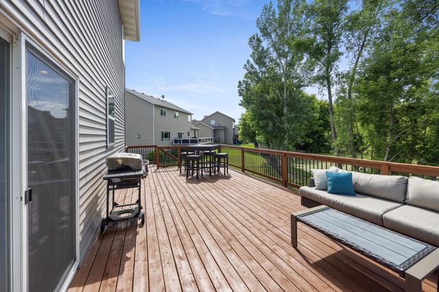 19564 Prairieview Drive S, Rogers, MN 55374