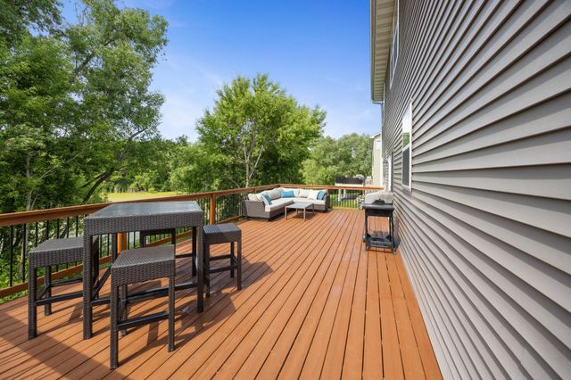 19564 Prairieview Drive S, Rogers, MN 55374