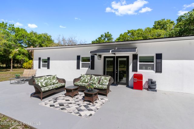 6235 4th Street, Vero Beach, FL 32968