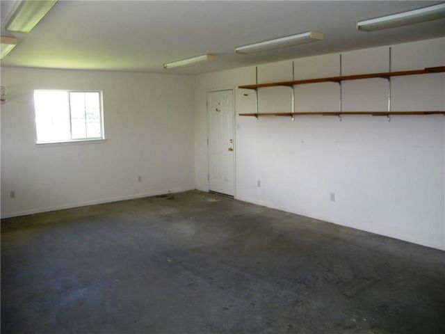 111 Lookout CIR, Hutto, TX 78634