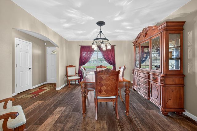 111 Lookout CIR, Hutto, TX 78634