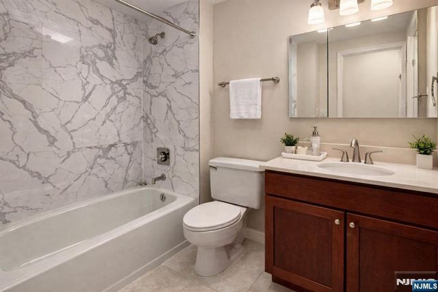 7002 Boulevard East 3F, Guttenberg, NJ 07093