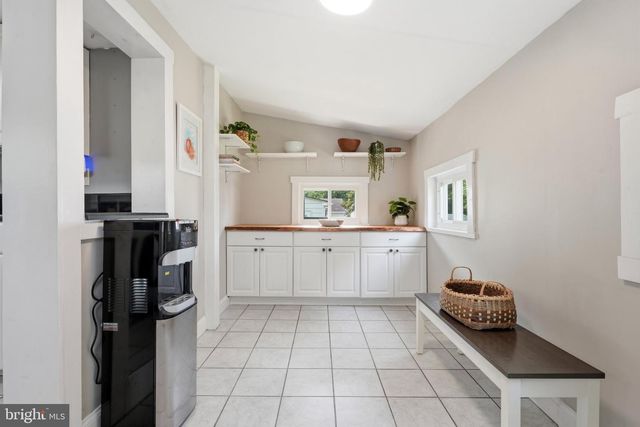 30 HILL AVE, Morrisville, PA 19067