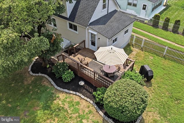 30 HILL AVE, Morrisville, PA 19067